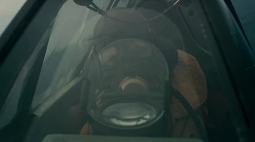 Still frame 251 from Dunkirk (2017) directed by Christopher Nolan