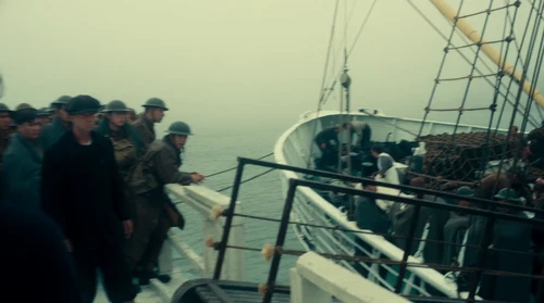Still frame 34 from Dunkirk (2017) directed by Christopher Nolan