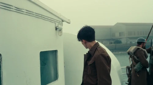 Still frame 48 from Dunkirk (2017) directed by Christopher Nolan