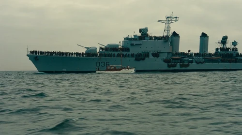 Still frame 53 from Dunkirk (2017) directed by Christopher Nolan