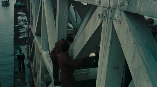 Still frame 59 from Dunkirk (2017) directed by Christopher Nolan