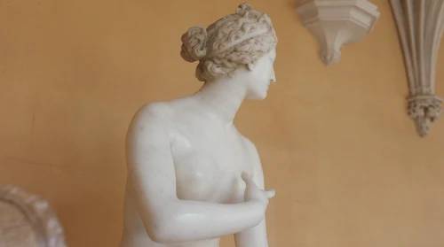 Still frame 237 from Emma. (2020) directed by Autumn de Wilde