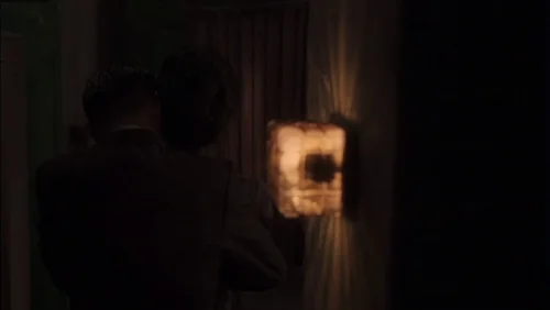 Still frame 25 from Eros (2004) directed by Michelangelo Antonioni, Wong Kar-Wai, Steven Soderbergh
