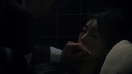 Still frame 30 from Eros (2004) directed by Michelangelo Antonioni, Wong Kar-Wai, Steven Soderbergh