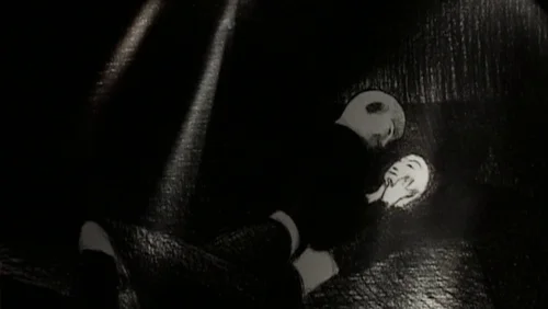 Still frame 33 from Eros (2004) directed by Michelangelo Antonioni, Wong Kar-Wai, Steven Soderbergh