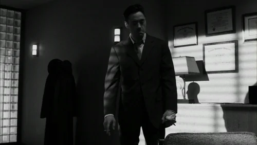 Still frame 40 from Eros (2004) directed by Michelangelo Antonioni, Wong Kar-Wai, Steven Soderbergh