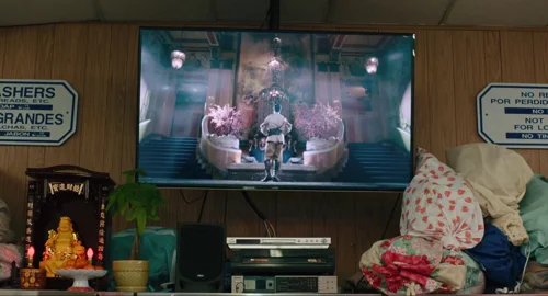 Still frame 9 from Everything Everywhere All at Once (2022) directed by Daniel Kwan, Daniel Scheinert