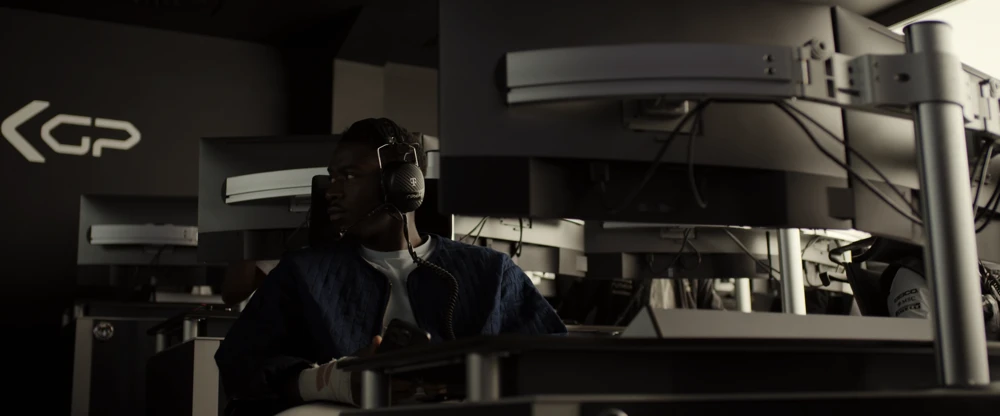 Still frame 155 from F1: The Movie (2025) directed by Joseph Kosinski