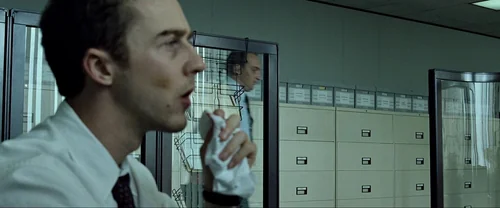 Still frame 42 from Fight Club (1999) directed by David Fincher