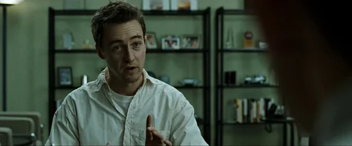 Still frame 84 from Fight Club (1999) directed by David Fincher