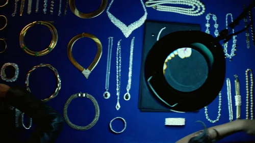 Still frame 17 from Focus (2015) directed by Glenn Ficarra, John Requa