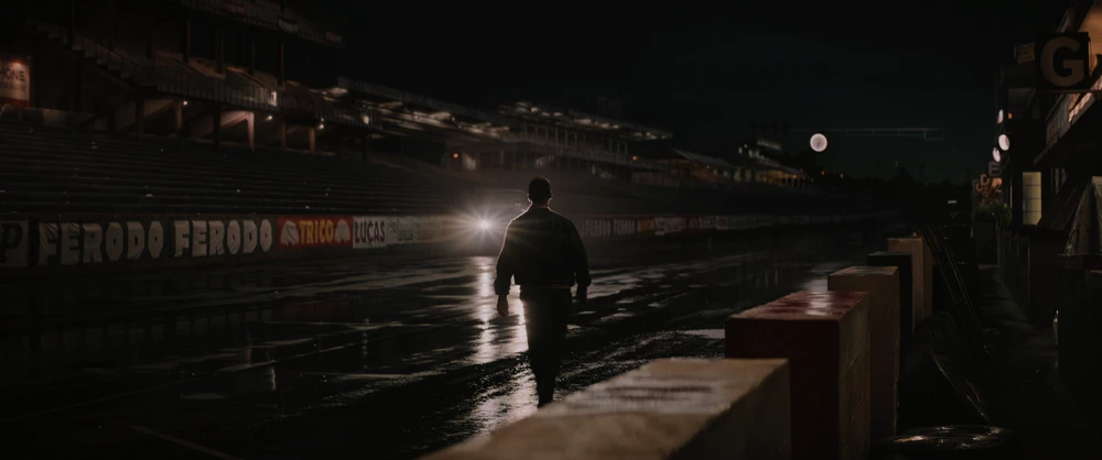 Still frame 202 from Ford v Ferrari (2019) directed by James Mangold
