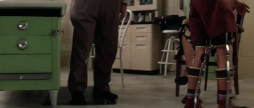 Still frame 4 from Forrest Gump (1994) directed by Robert Zemeckis