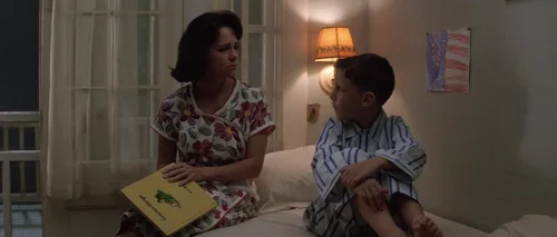 Still frame 11 from Forrest Gump (1994) directed by Robert Zemeckis
