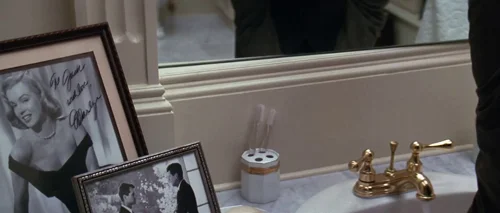 Still frame 37 from Forrest Gump (1994) directed by Robert Zemeckis