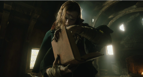 Still frame 416 from Frankenstein (2025) directed by Guillermo del Toro