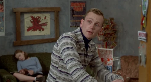 Still frame 72 from Ghost World (2001) directed by Terry Zwigoff
