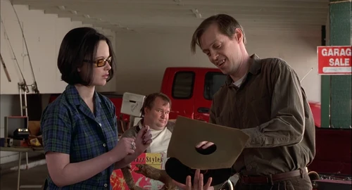 Still frame 81 from Ghost World (2001) directed by Terry Zwigoff