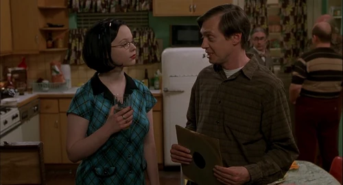 Still frame 92 from Ghost World (2001) directed by Terry Zwigoff