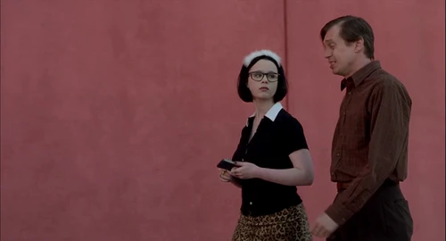 Still frame 95 from Ghost World (2001) directed by Terry Zwigoff