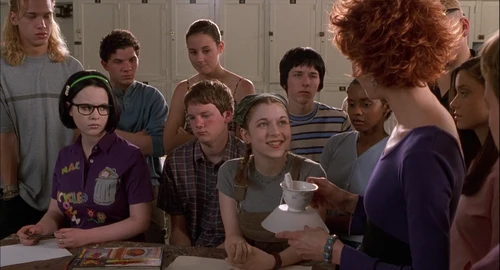 Still frame 105 from Ghost World (2001) directed by Terry Zwigoff
