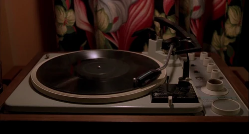 Still frame 116 from Ghost World (2001) directed by Terry Zwigoff
