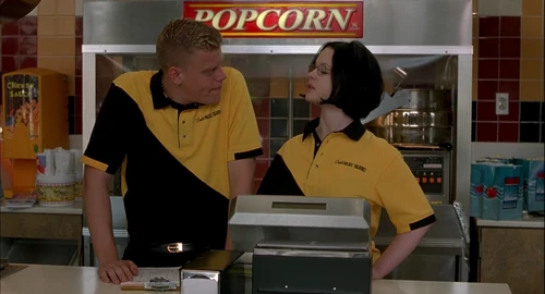Still frame 124 from Ghost World (2001) directed by Terry Zwigoff