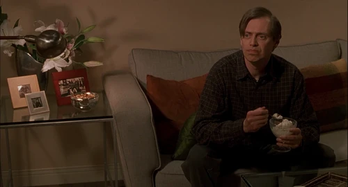 Still frame 138 from Ghost World (2001) directed by Terry Zwigoff