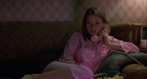 Still frame 141 from Ghost World (2001) directed by Terry Zwigoff