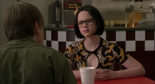 Still frame 144 from Ghost World (2001) directed by Terry Zwigoff