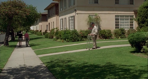 Still frame 157 from Ghost World (2001) directed by Terry Zwigoff