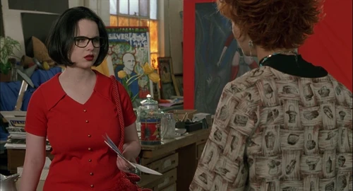 Still frame 164 from Ghost World (2001) directed by Terry Zwigoff
