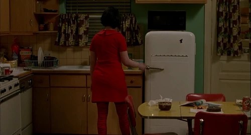 Still frame 166 from Ghost World (2001) directed by Terry Zwigoff