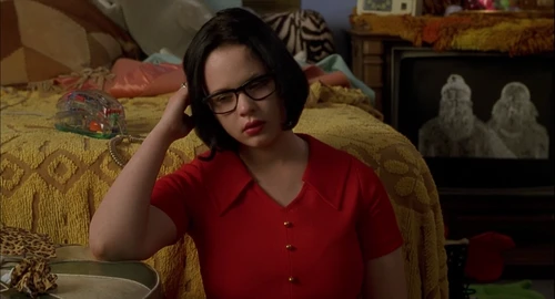 Still frame 181 from Ghost World (2001) directed by Terry Zwigoff