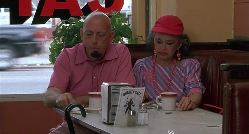 Still frame 21 from Ghost World (2001) directed by Terry Zwigoff