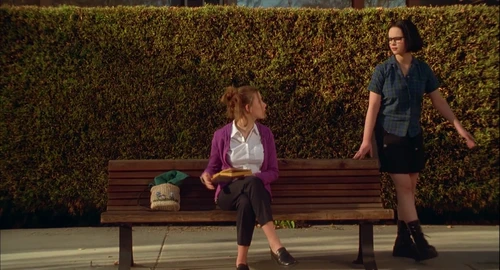 Still frame 194 from Ghost World (2001) directed by Terry Zwigoff