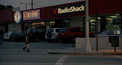 Still frame 198 from Ghost World (2001) directed by Terry Zwigoff
