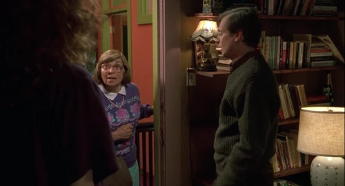 Still frame 206 from Ghost World (2001) directed by Terry Zwigoff