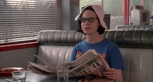 Still frame 29 from Ghost World (2001) directed by Terry Zwigoff