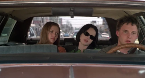 Still frame 40 from Ghost World (2001) directed by Terry Zwigoff