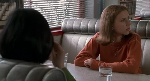Still frame 42 from Ghost World (2001) directed by Terry Zwigoff