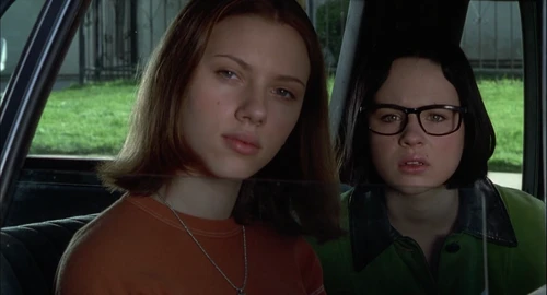 Still frame 48 from Ghost World (2001) directed by Terry Zwigoff