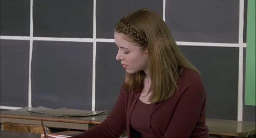 Still frame 51 from Ghost World (2001) directed by Terry Zwigoff