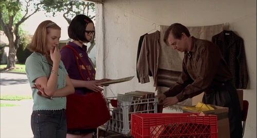 Still frame 59 from Ghost World (2001) directed by Terry Zwigoff