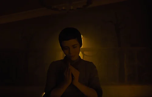Still frame 77 from Gretel & Hansel (2020) directed by Osgood Perkins