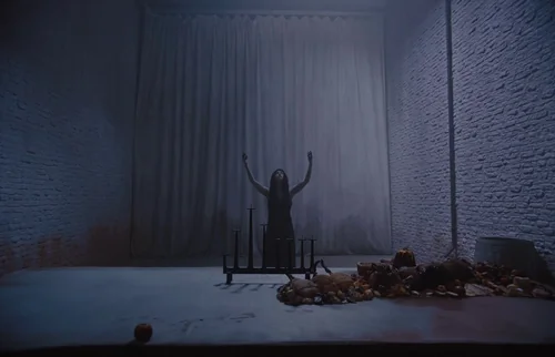 Still frame 109 from Gretel & Hansel (2020) directed by Osgood Perkins