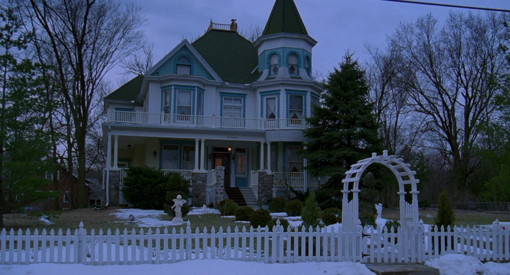 Still frame 12 from Groundhog Day (1993) directed by Harold Ramis