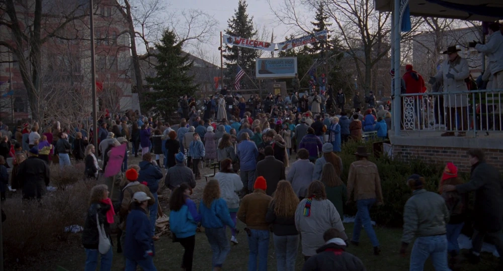 Still frame 40 from Groundhog Day (1993) directed by Harold Ramis