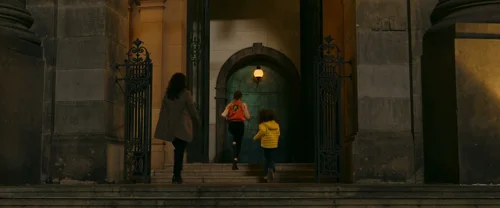 Still frame 153 from Gunpowder Milkshake (2021) directed by Navot Papushado