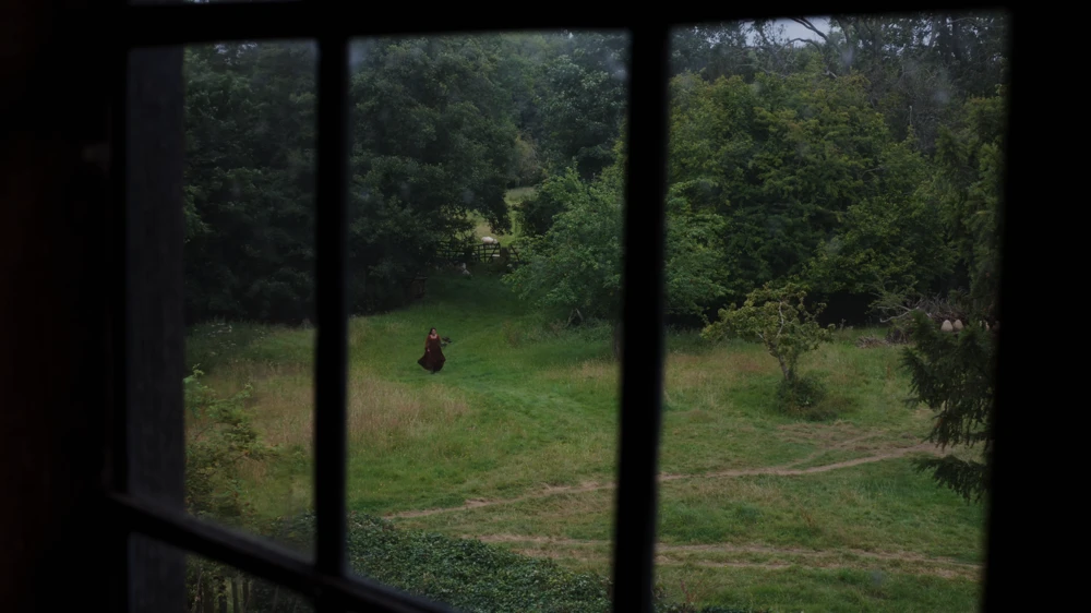 Still frame 8 from Hamnet (2025) directed by Chloe Zhao